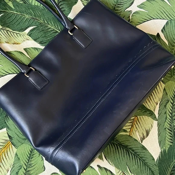 Kate Spade • Navy Scallop Leather Tote w/ Bow Interior - Picture 5 of 12